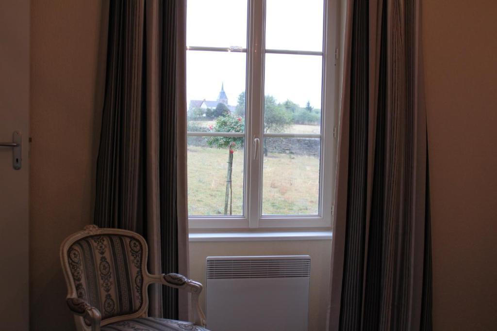 Gite De La Maison Fort Vereaux Zimmer foto