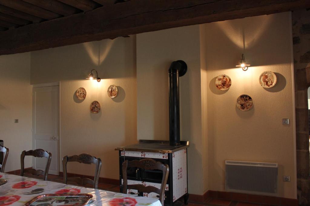 Gite De La Maison Fort Vereaux Zimmer foto